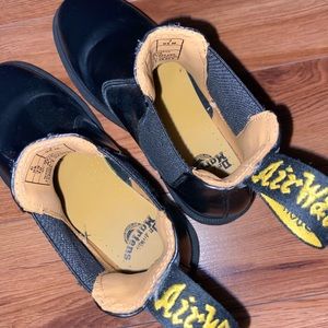 Doc Martens 2976 Smooth Leather Chelsea Boots